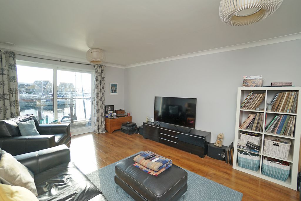 Additional image 13 of 3 bed town house for saleNewlyn Way, Port Solent PO6