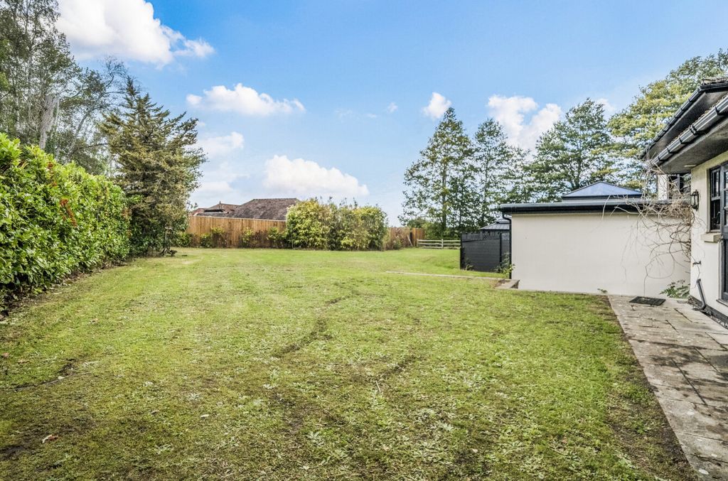 Additional image 24 of 6 bed detached house for saleJubilee Road, Finchampstead, Wokingham RG40