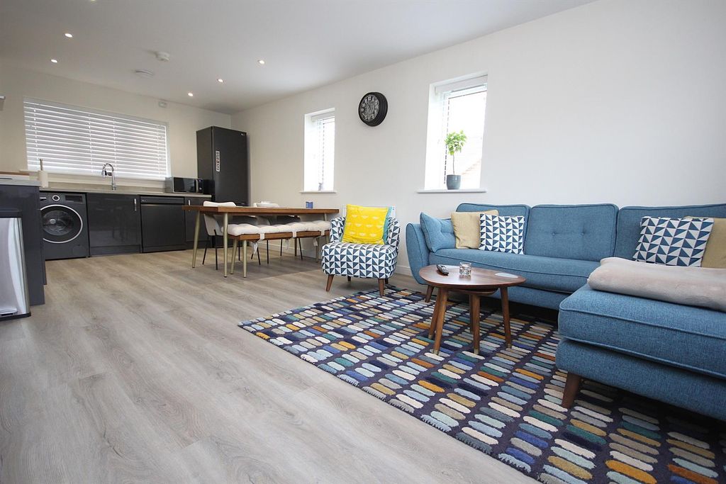 Additional image 4 of 2 bed maisonette for saleClaypit Copse, Bursledon, Southampton SO31