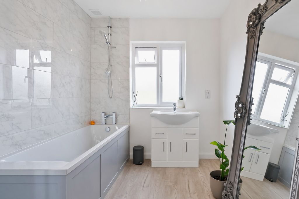 Additional image 17 of 4 bed detached house for saleFontmell Park, Ashford TW15
