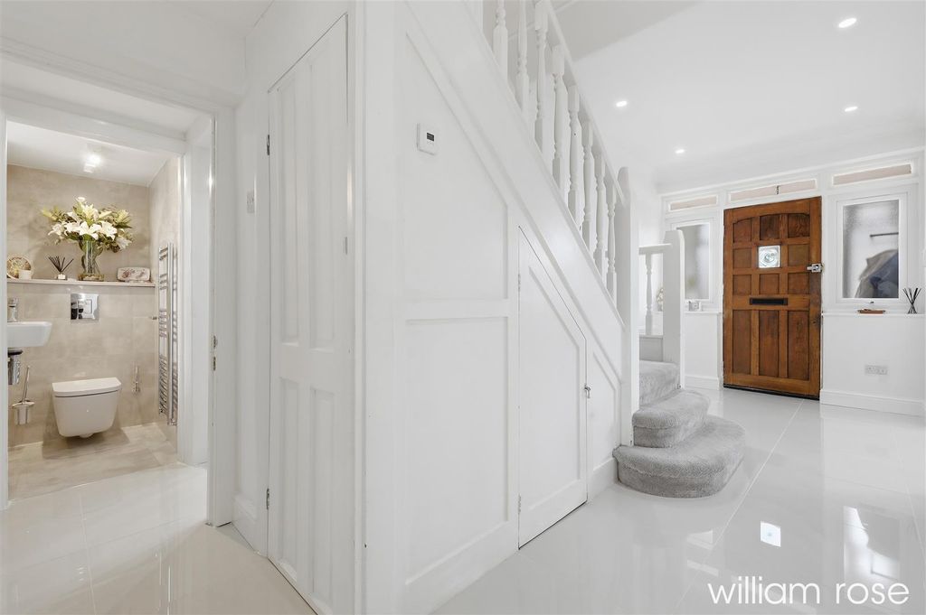 Additional image 13 of 4 bed detached house for salePrinces Avenue, Woodford Green IG8