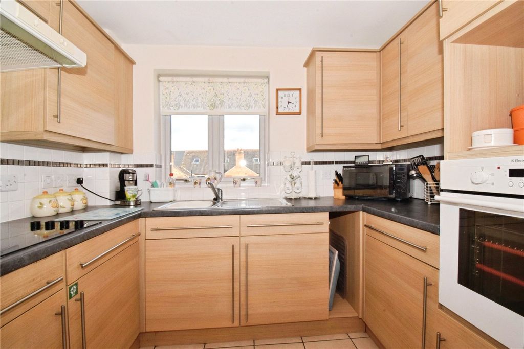 Additional image 3 of 1 bed flat for saleSandhurst Street, Oadby, Leicester, Leicestershire LE2