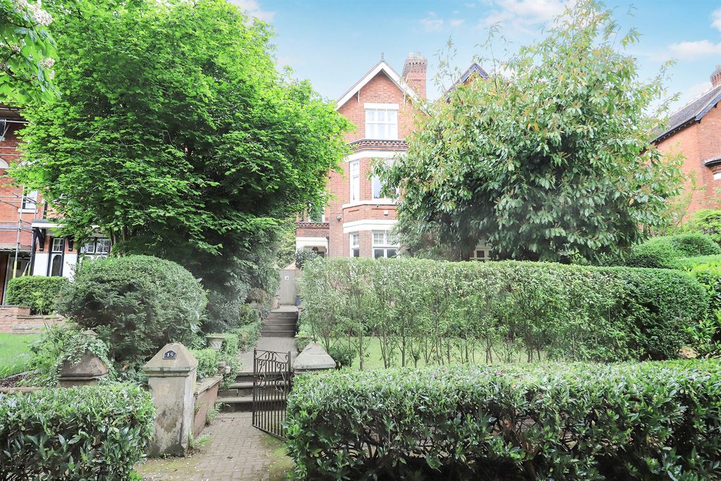 5 bed semi-detached house for salePark Dale West, Off Tettenhall Road, Wolverhampton WV1