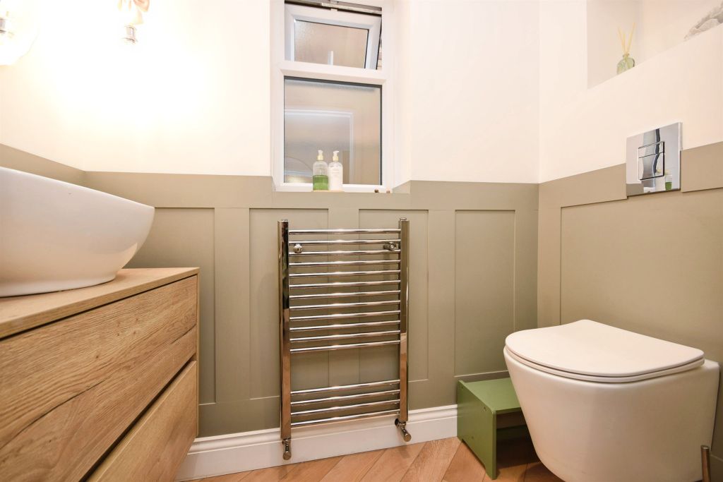 Additional image 8 of 5 bed detached house for saleCranfield Park Road, Wickford SS12