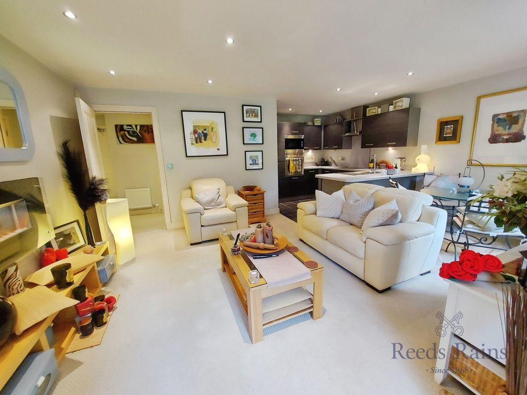 Additional image 10 of 1 bed flat for saleChapel Lane, Wilmslow, Cheshire SK9