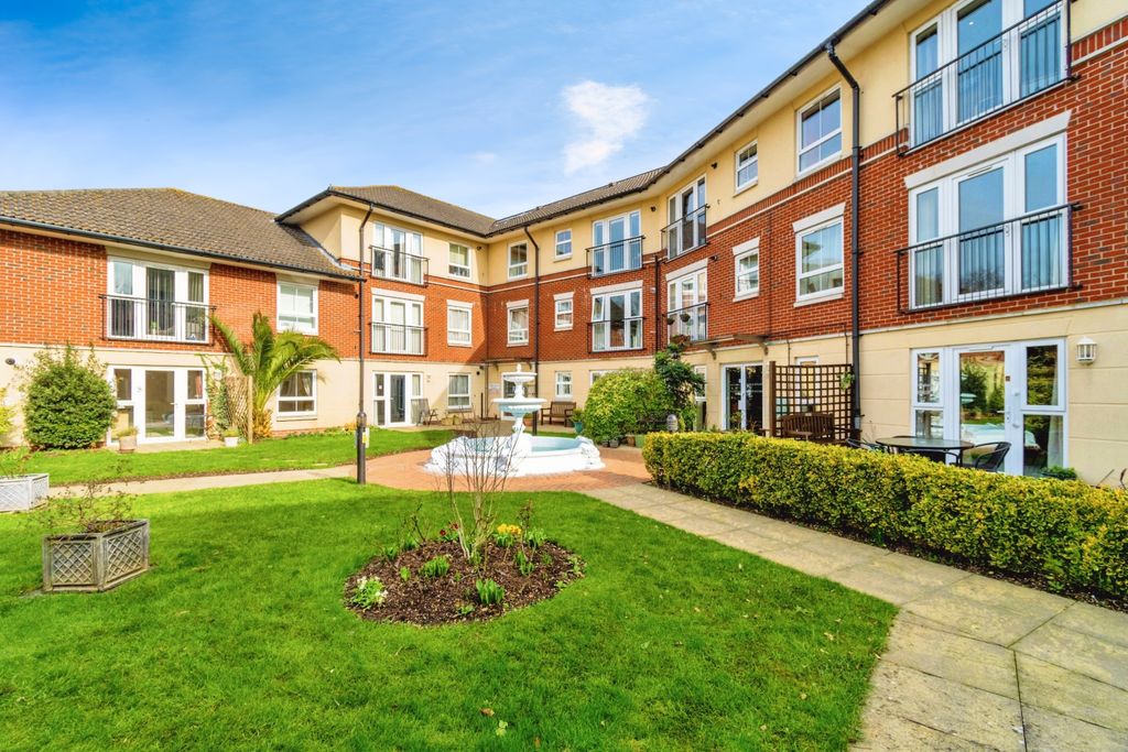 Additional image 14 of 2 bed flat for saleRollesbrook Gardens, Southampton, Hampshire SO15