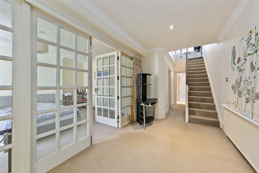 Additional image 18 of 3 bed maisonette for saleStuart Court, Richmond Hill, Richmond, Surrey TW10