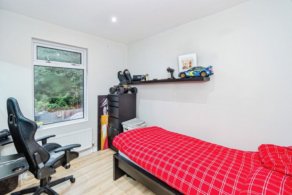 Additional image 11 of 3 bed semi-detached house for saleOsborne Road South, Southampton, Hampshire SO17