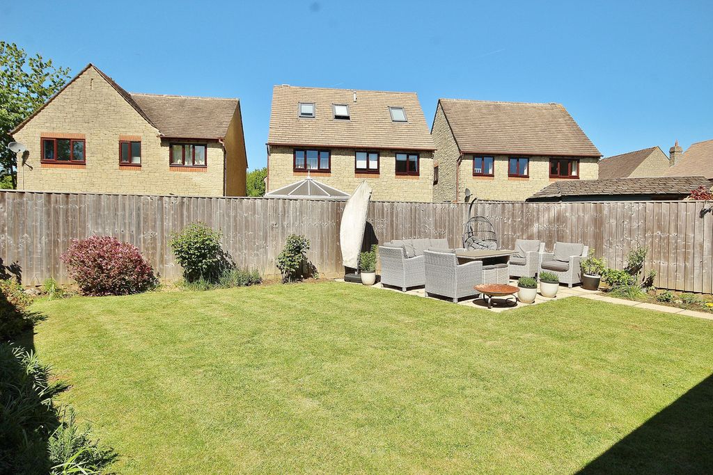 Additional image 18 of 6 bed detached house for saleSherbourne Road, Witney OX28