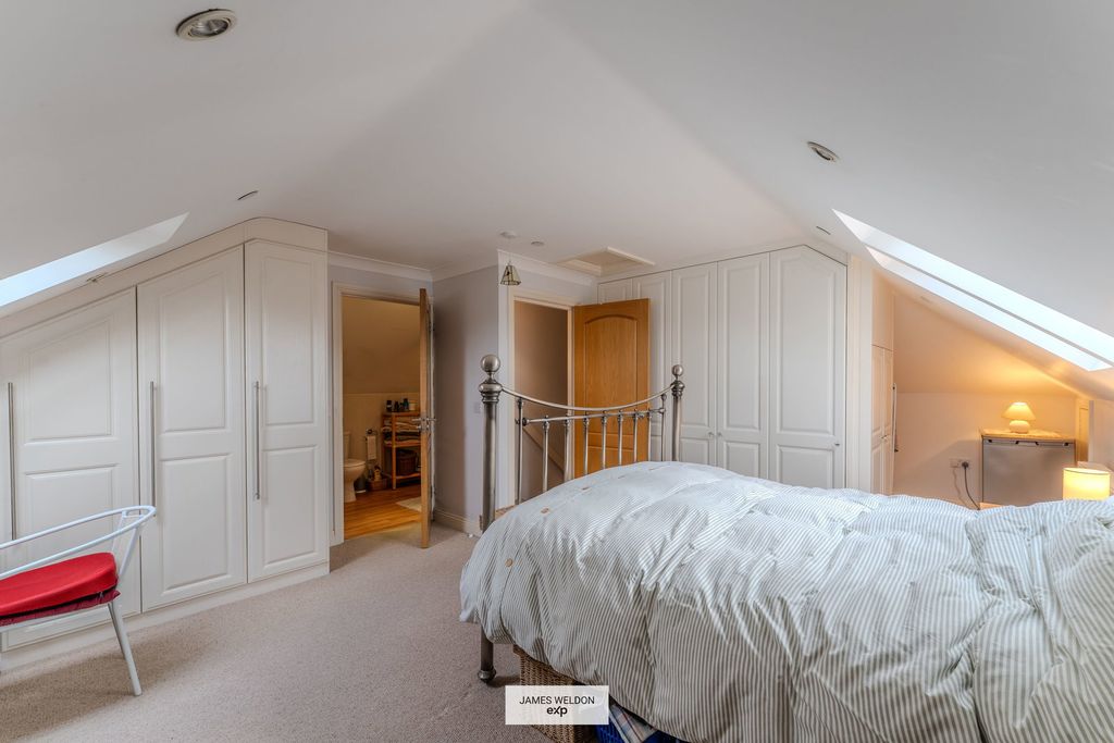 Additional image 5 of 2 bed flat for salePark Lane Court, Park Lane, Wimborne BH21