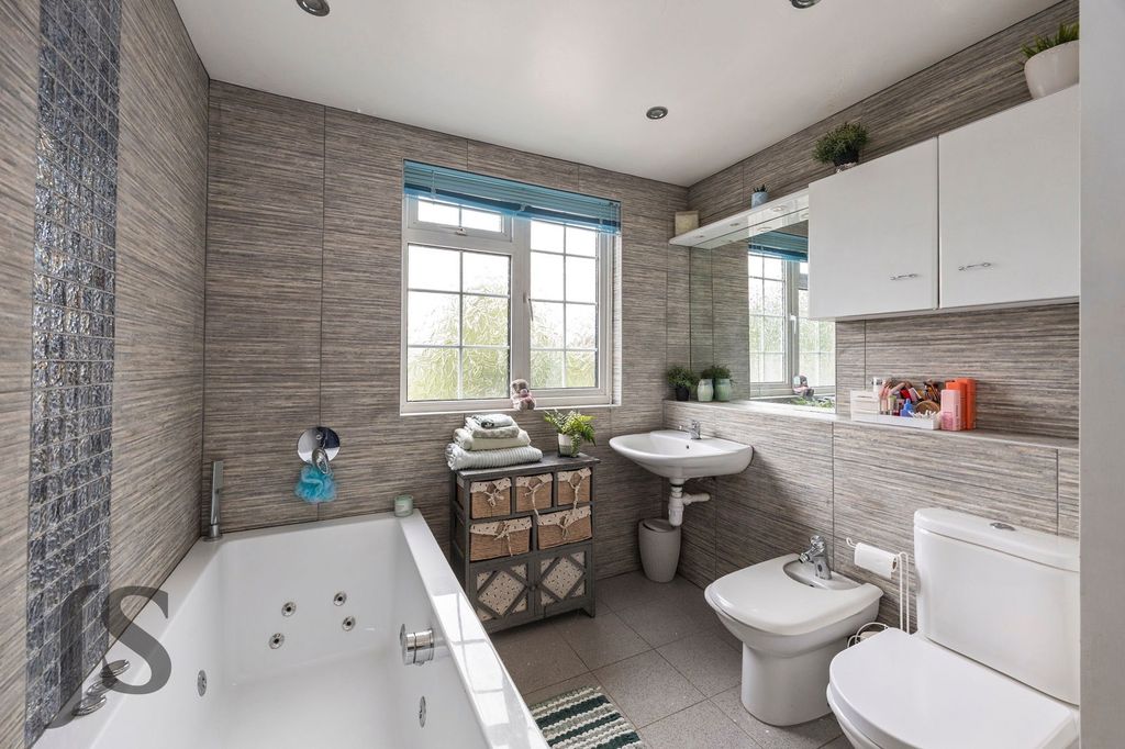 Additional image 17 of 6 bed detached house for saleMill Lane, High Salvington, Worthing BN13