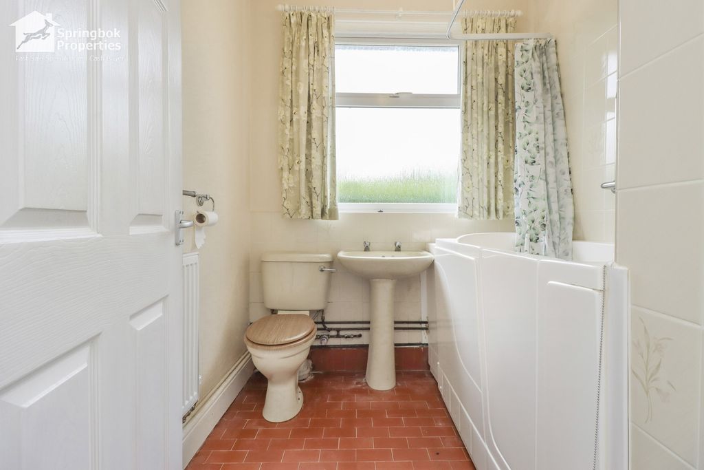Additional image 13 of 2 bed detached bungalow for saleGlebe Road, Market Harborough, Leicestershire LE16