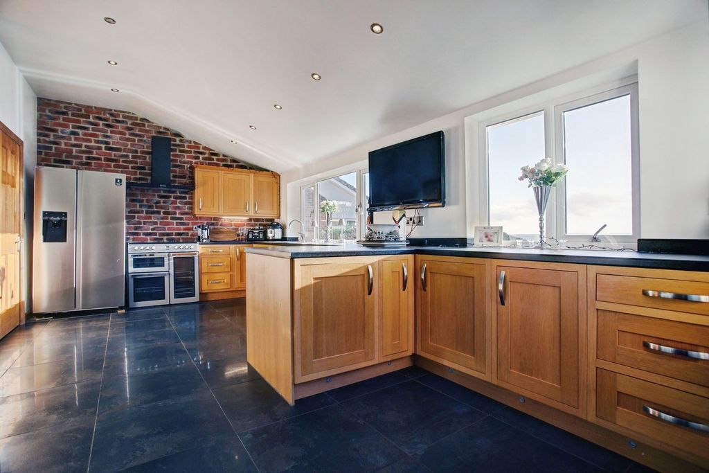 Additional image 5 of 5 bed detached house for saleTrajan Walk, Heddon-On-The-Wall, Newcastle Upon Tyne NE15