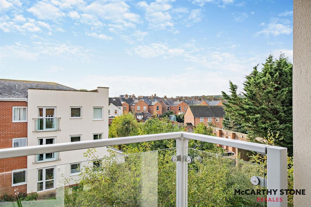 Additional image 4 of 2 bed flat for saleSomers Brook Court, Newport, Isle Of Wight PO30