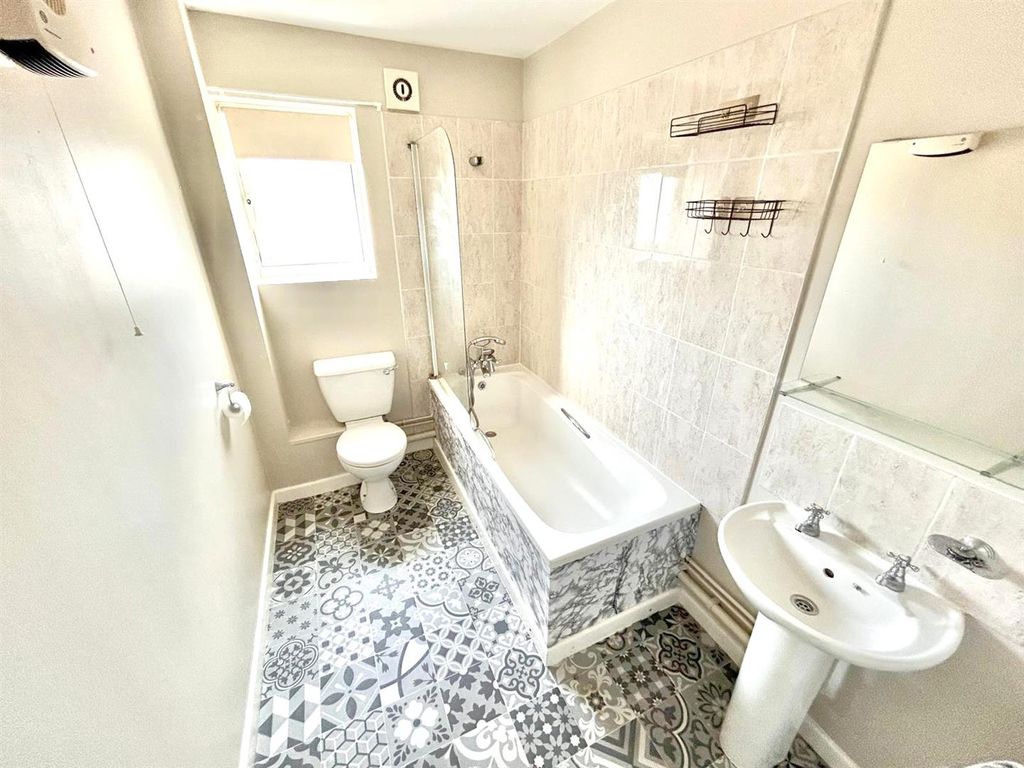 Additional image 10 of 2 bed flat for saleLangdale Grove, Corby NN17