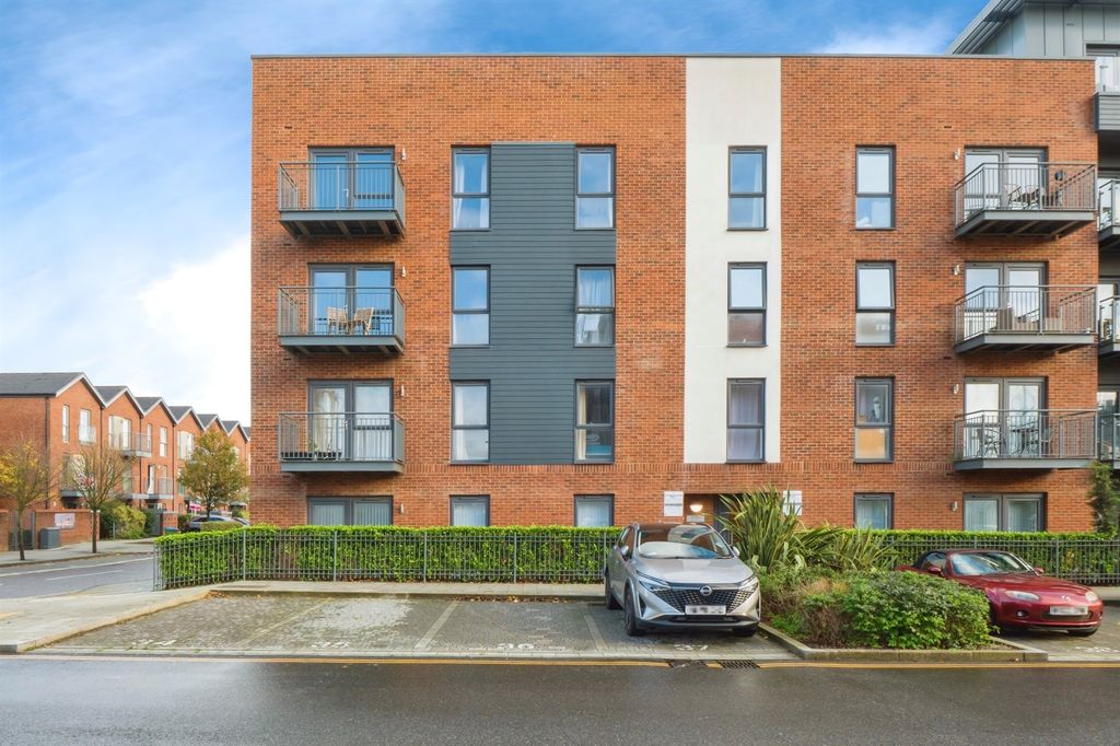 Additional image 11 of 1 bed flat for saleJohn Thornycroft Road, Southampton SO19