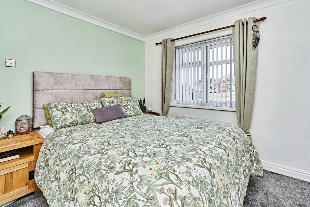 Additional image 9 of 4 bed semi-detached house for saleLinden Lane, Willenhall WV12