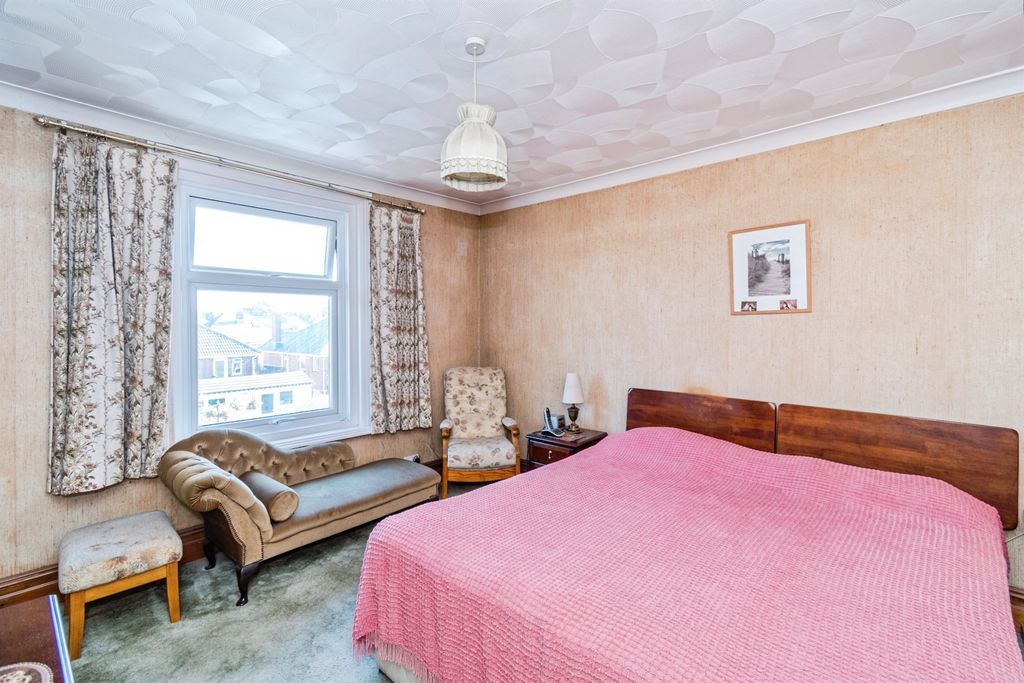Additional image 10 of 4 bed detached house for saleSt. James Road, Southampton SO15