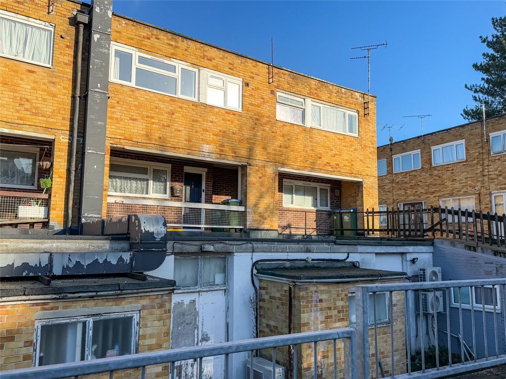 3 bed flat for salePremier Parade, Forest Hills Drive, Southampton, Hampshire SO18 photo 2