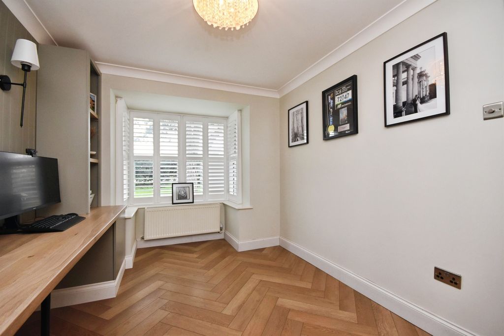 Additional image 9 of 5 bed detached house for saleCranfield Park Road, Wickford SS12