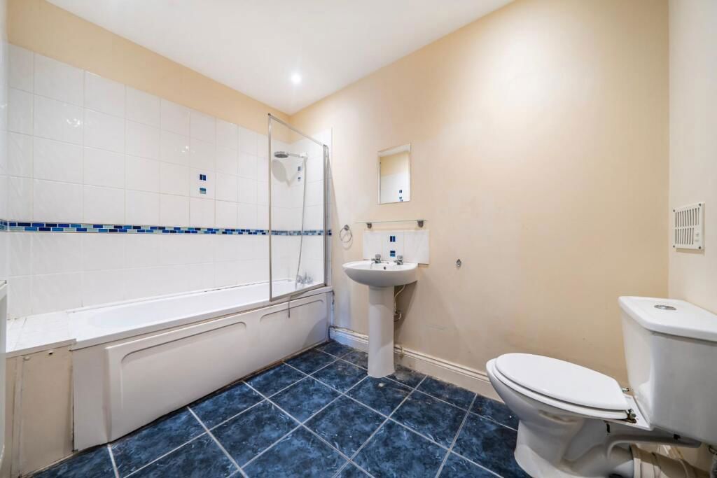 Additional image 9 of 2 bed flat for saleLondon Road, Portsmouth PO2