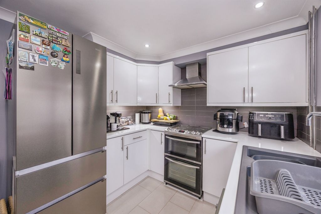 Additional image 11 of 4 bed end terrace house for saleSeaway Crescent, Southsea PO4