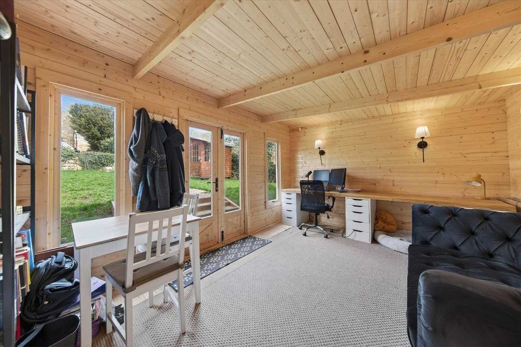 Additional image 28 of 3 bed cottage for saleWalnut Tree Cottage, Corby Road, Cottingham LE16