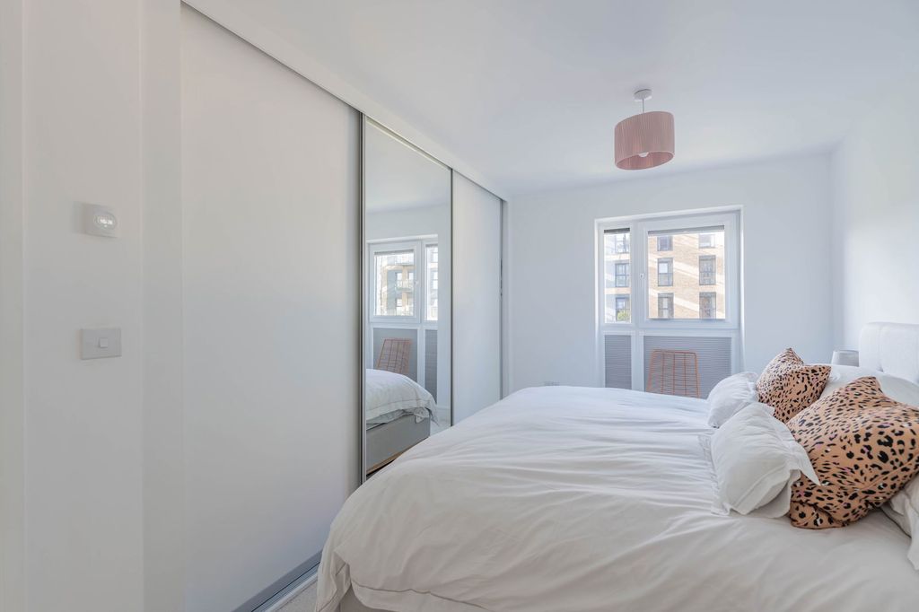 Additional image 8 of 2 bed flat for saleMeridian Way, Southampton SO14