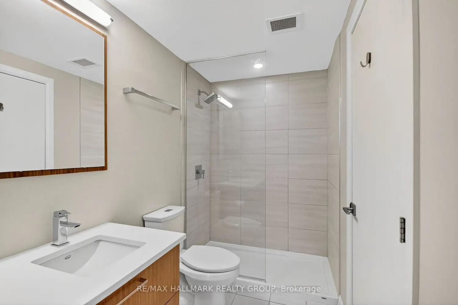 Additional image 17 of 10 Rosemount Avenue 503