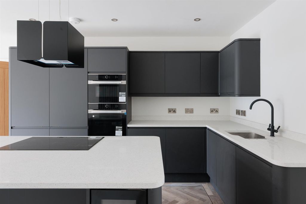 Additional image 8 of 5 bed detached house for saleSidmouth Avenue, Newcastle Under Lyme ST5