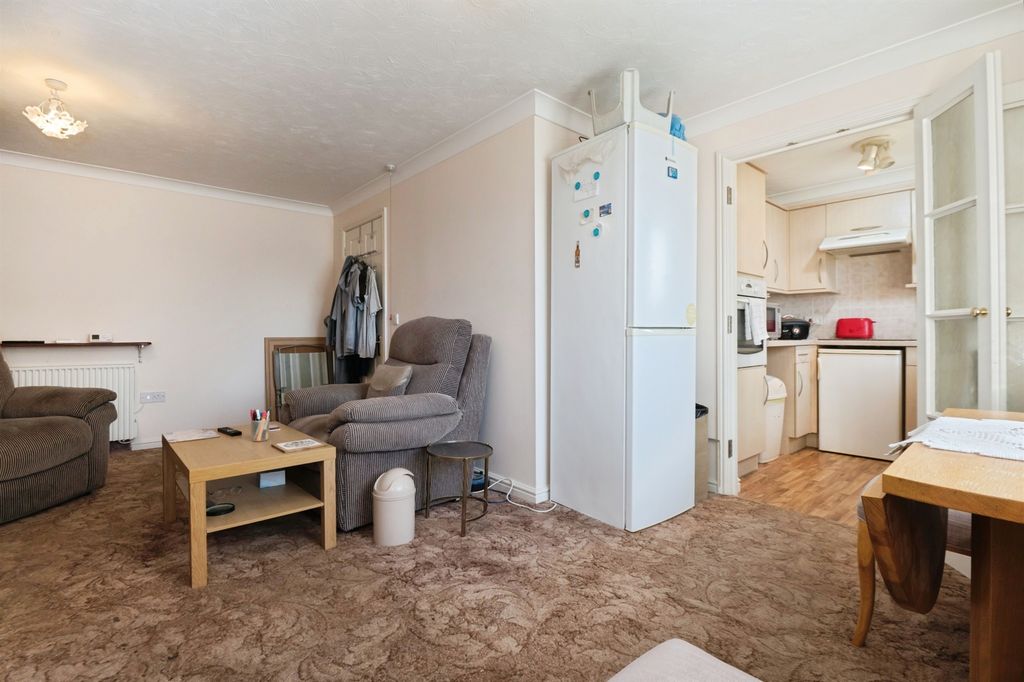Additional image 3 of 1 bed flat for saleOakley Road, Southampton SO16