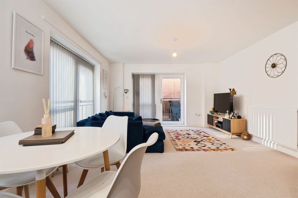 Additional image 8 of 1 bed flat for saleJohn Thornycroft Road, Southampton SO19