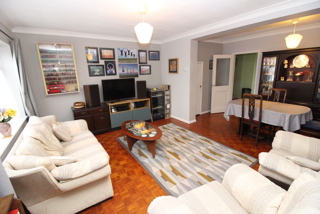 Additional image 2 of 3 bed semi-detached house for saleBurnham Drive, Worcester Park KT4