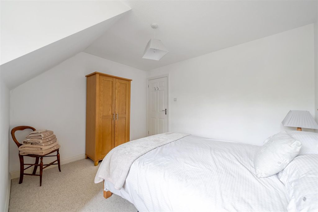 Additional image 34 of 4 bed detached house for saleCarrick Lane, Yateley, Hampshire GU46