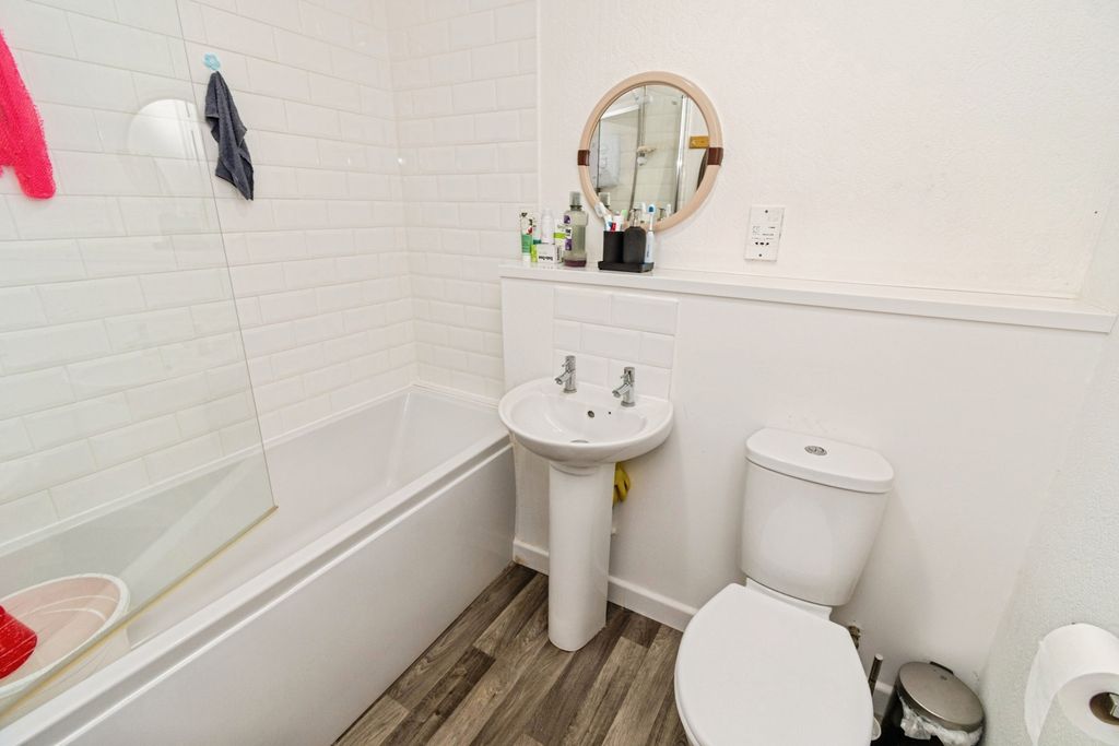 Additional image 9 of 2 bed flat for saleShirley Road, Southampton, Hampshire SO15