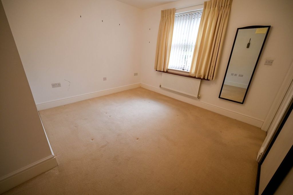 Additional image 4 of 2 bed flat for salePottle Walk, Wimborne BH21