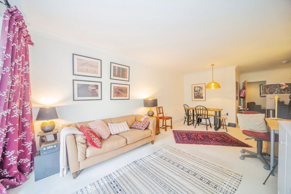 Additional image 4 of 2 bed flat for saleWinn Road, Southampton, Hampshire SO17