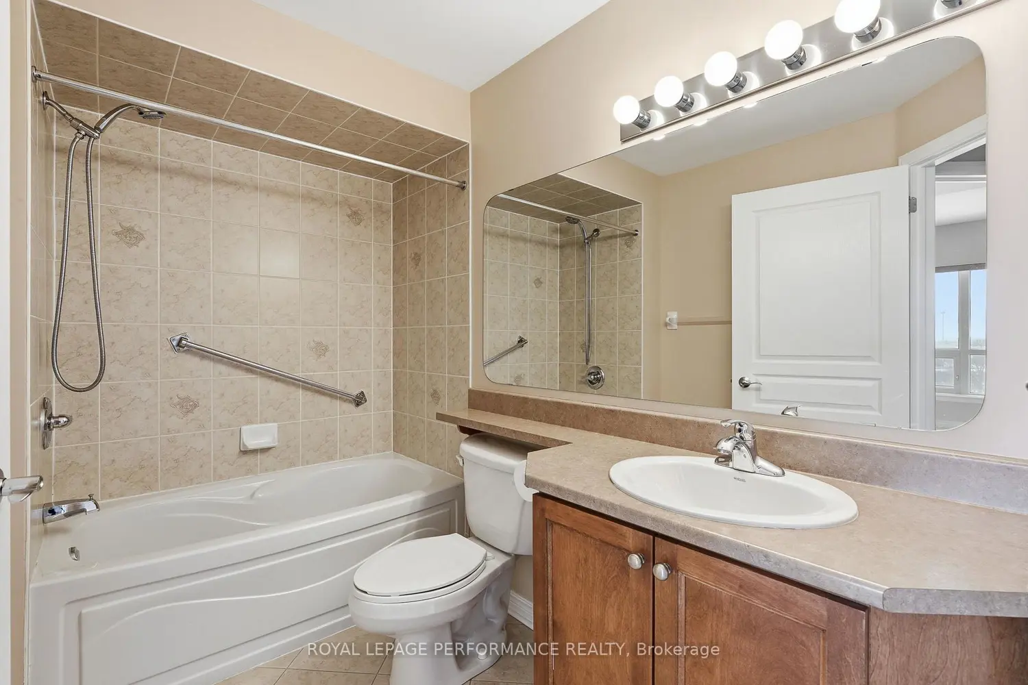 Additional image 10 of 955 Beauparc Private 411