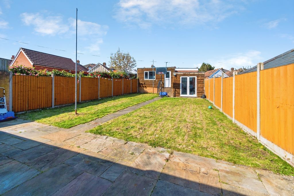Additional image 5 of 4 bed semi-detached house for saleCoxford Road, Southampton, Hampshire SO16