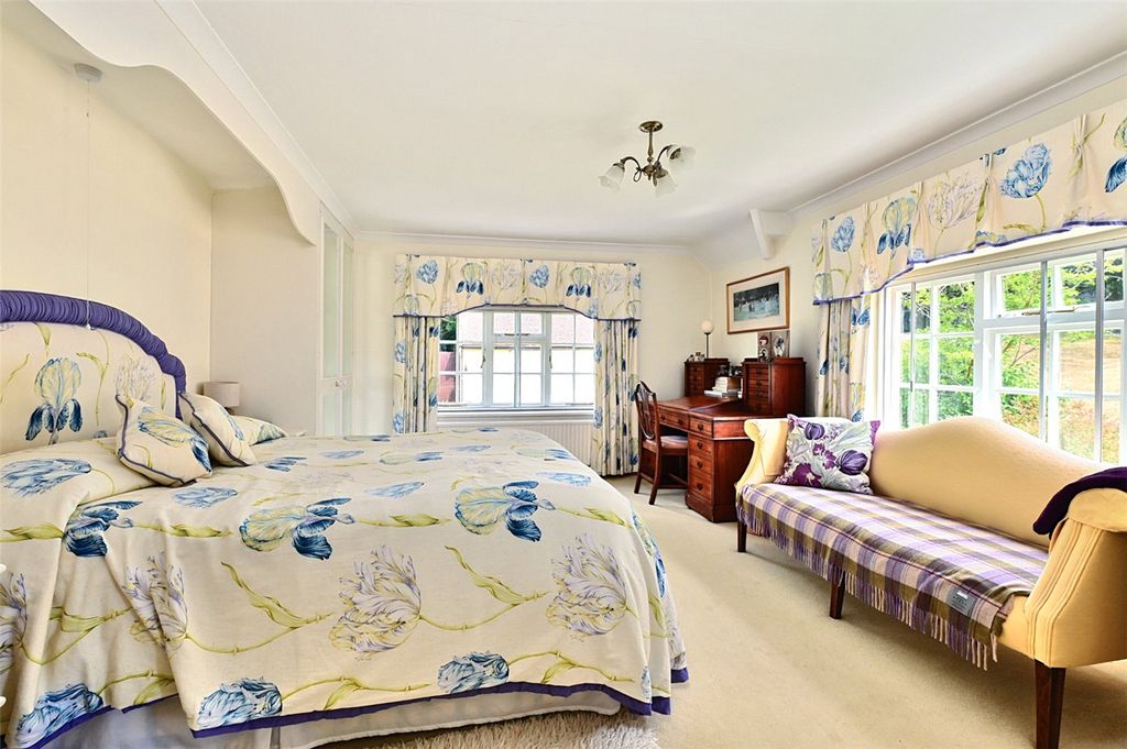 Additional image 20 of 6 bed detached house for saleWhite Horse Lane, Finchampstead, Wokingham, Berkshire RG40