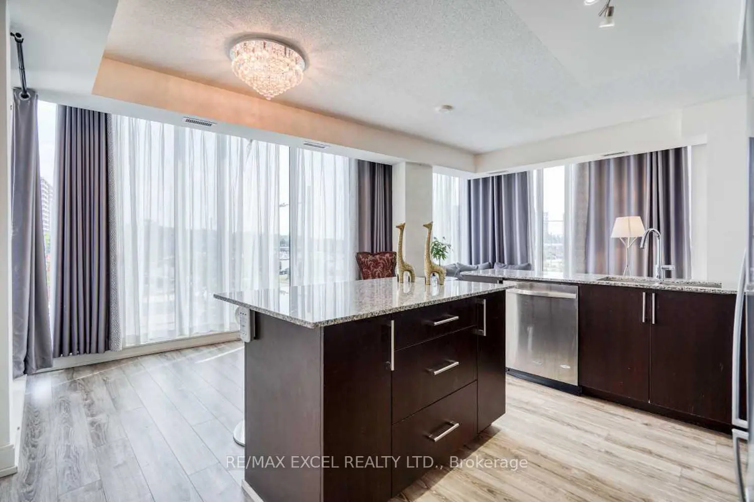 Additional image 11 of 9608 Yonge Street 202A