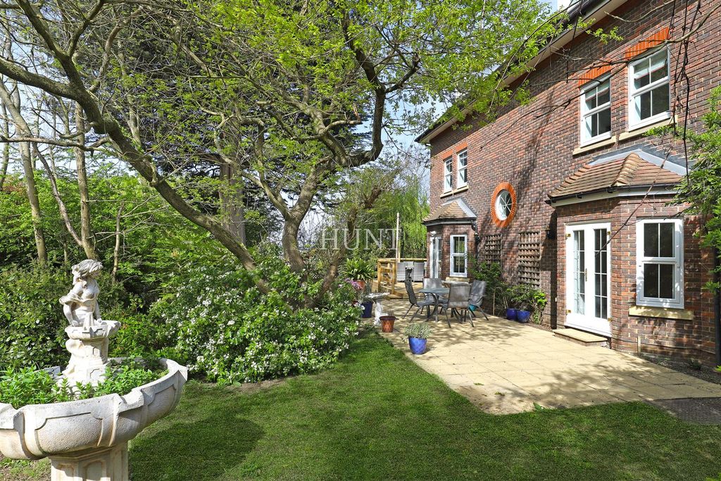 Additional image 28 of 6 bed detached house for saleRegents Drive, Repton Park, Woodford Green, Essex IG8