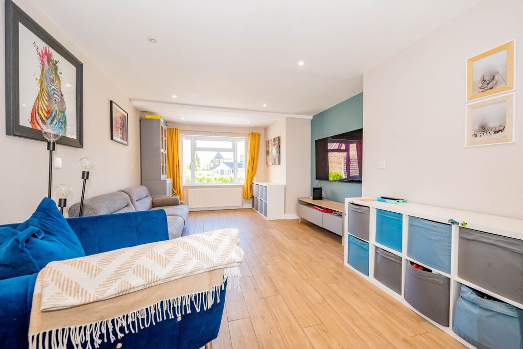 Additional image 8 of 4 bed detached house for saleBramling Avenue, Yateley, Hampshire GU46