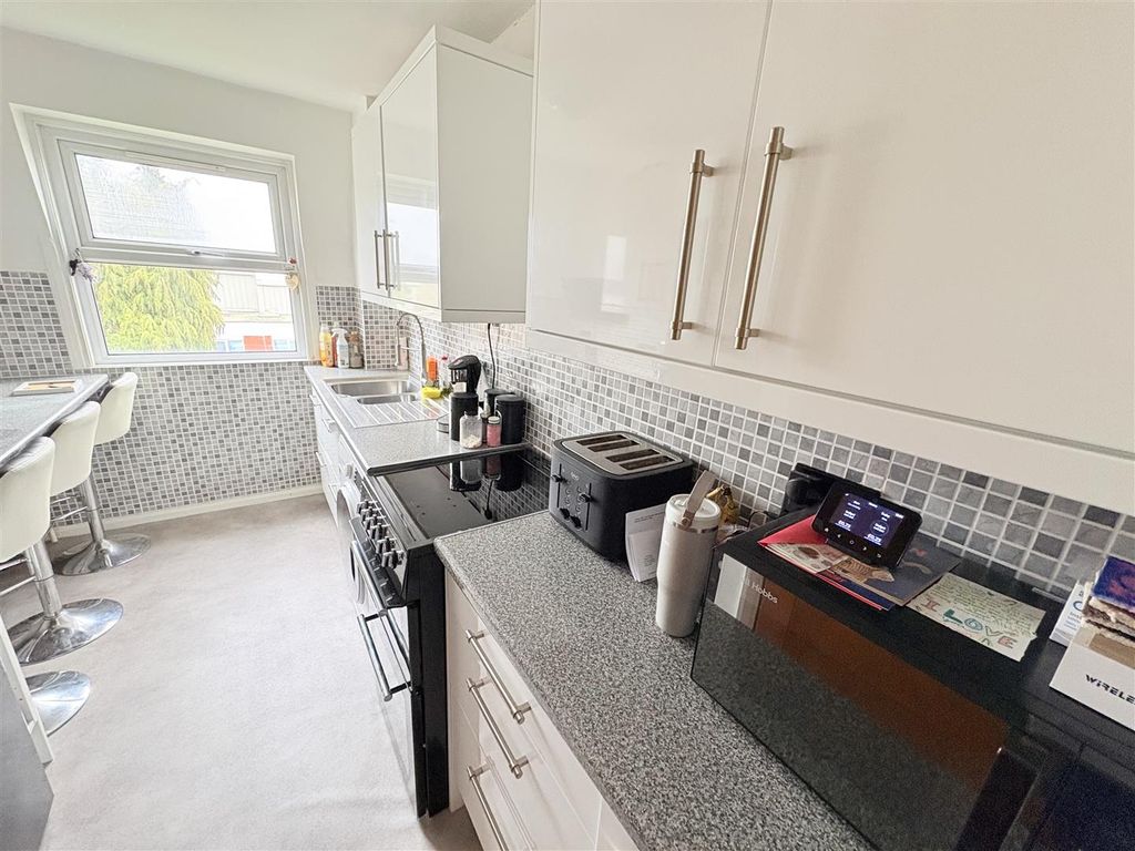 Additional image 10 of 2 bed flat for saleBeech Court, Spring Road, Southampton SO19