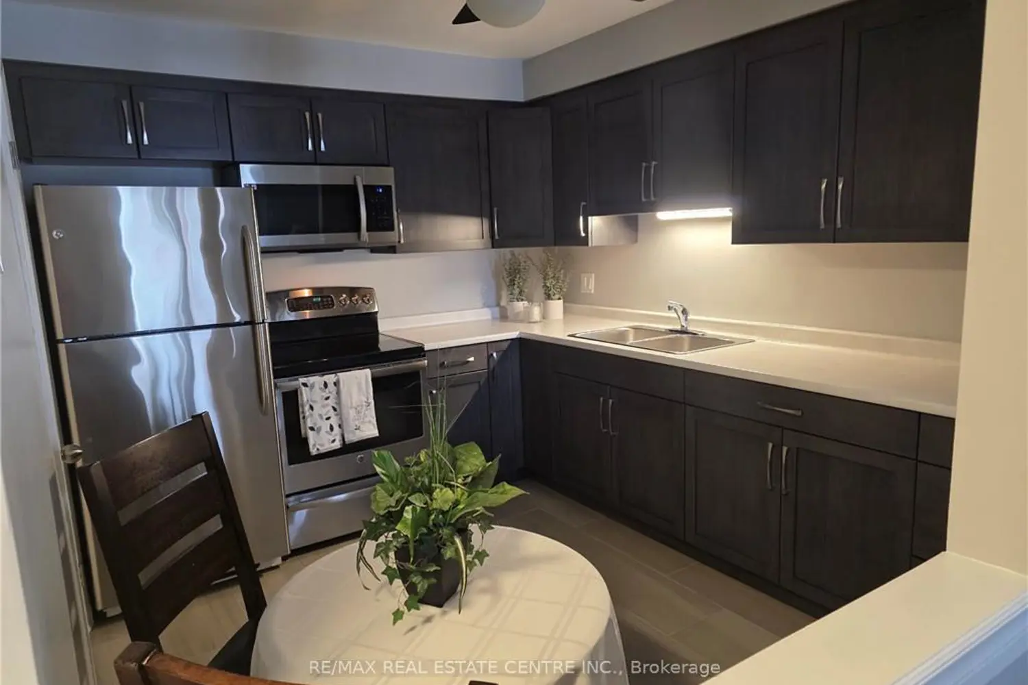 Additional image 5 of 565 Greenfield Avenue 106