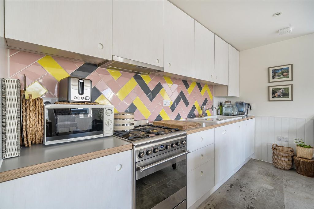 Additional image 3 of 2 bed flat for saleOld Bridge Road, Whitstable CT5