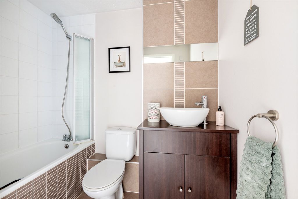 Additional image 10 of 1 bed flat for saleSt Johns, Woking, Surrey GU21