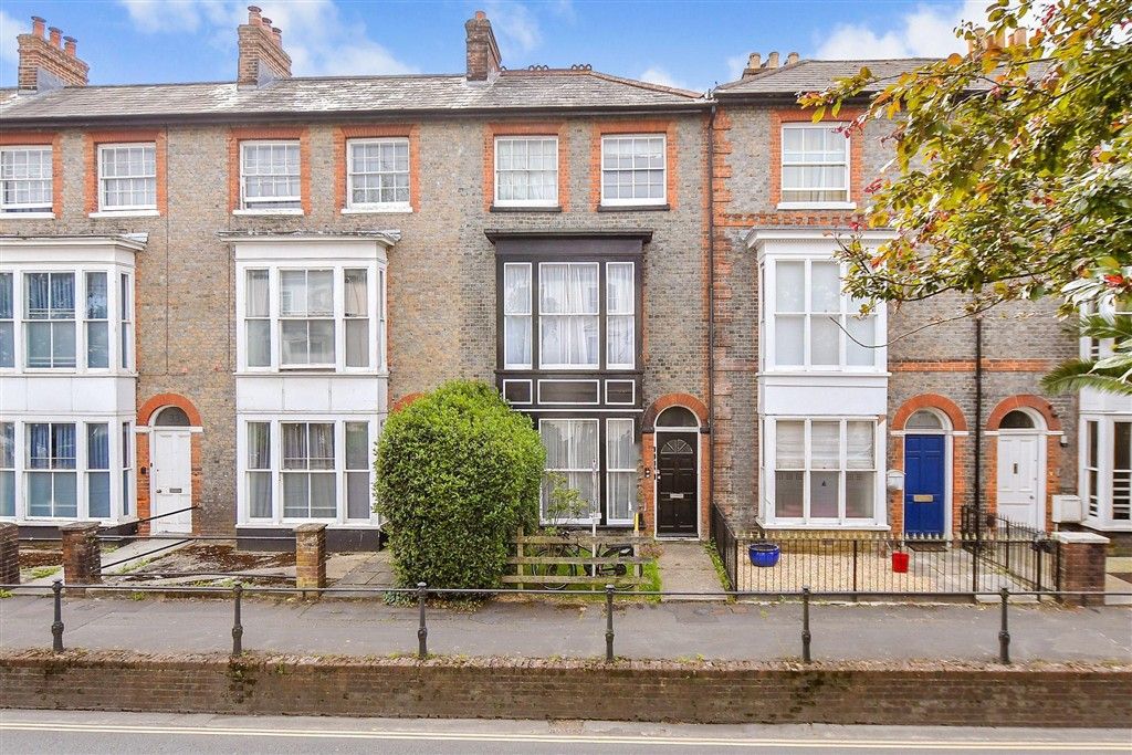 Additional image 3 of 1 bed flat for saleCarisbrooke Road, Newport, Isle Of Wight PO30