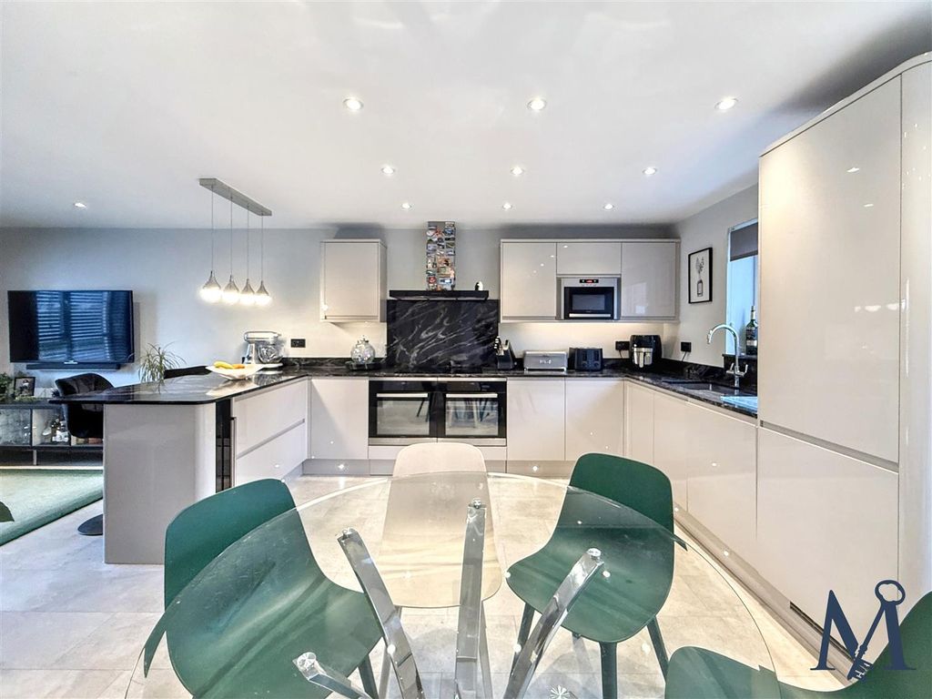 Additional image 3 of 5 bed detached house for saleClover Way, Syston, Leicester LE7