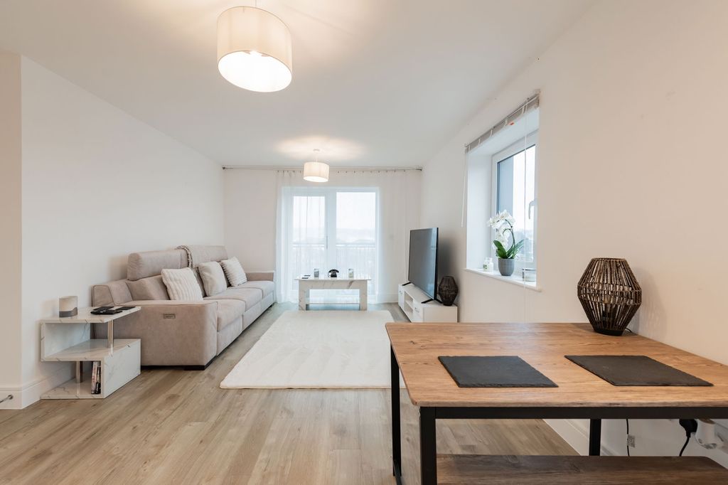 Additional image 5 of 2 bed flat for saleTelevision House, Meridian Way, Southampton SO14